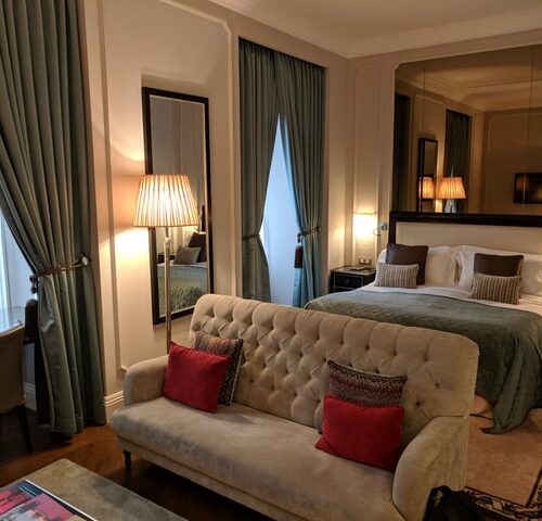 Prosím, nerušit: Světové hotely a erotika